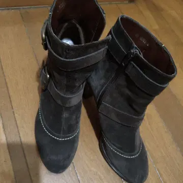 Culminate 다크 브라운 스웨이드 부티