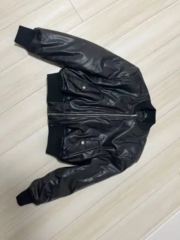 H&M 블랙 봄버 자켓 M 다운 가죽