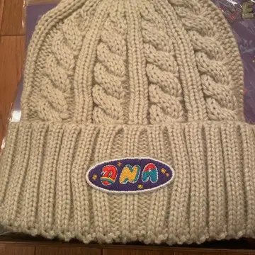 BTS DNA 니트 햇 베이지