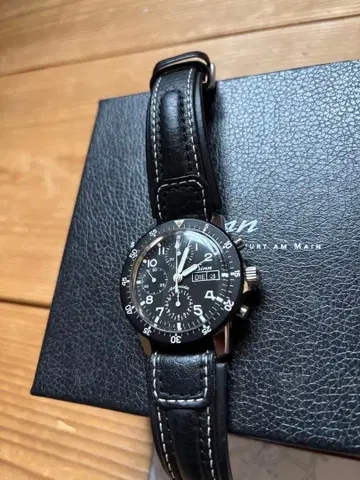 Sinn 103 자동 와인딩 손목시계 블랙