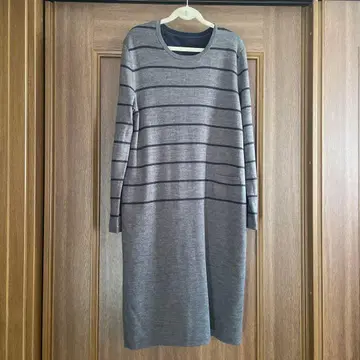 자유구 그레이와 네이비 스트라이프 워셔블 울 니트 원피스 리버서블