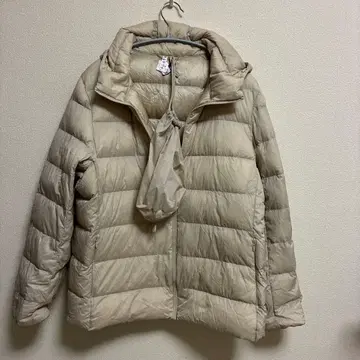 유니클로 울트라 라이트 다운 UNIQLO XXL 라이트 베이지 후드 부착