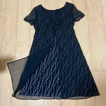 꽃무늬 자수 라.블레어 반팔 원피스