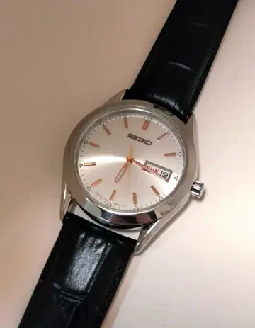 세이코 7N43-9080 쿼츠식 손목시계