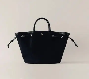 TOUT Y ESTSAC COQUILLE (사크 코키)