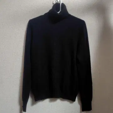 유니클로 캐시미어 100% 니트 터틀넥 블랙 긴팔 스웨터 L 사이즈