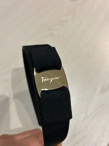 컨디션 최상 페라가모 머리띠