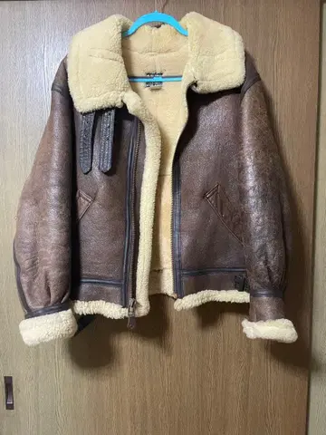 AVIREX 플라이트 자켓 무스탕