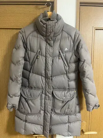 adidas 브라운 그레이 다운 코트 미들 기장
