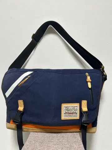 Lui's 별주 master-piece 콜라보 메신저 백 네이비