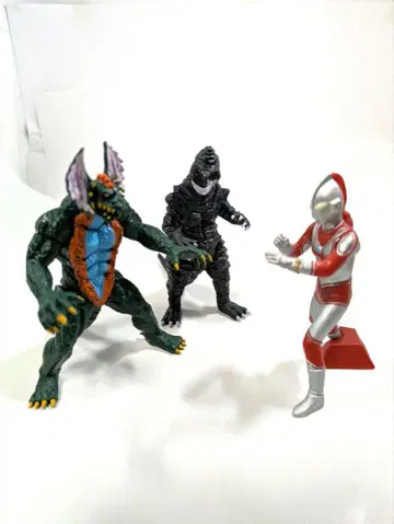 울트라 괴수 맥다터, 크레센트, 잭