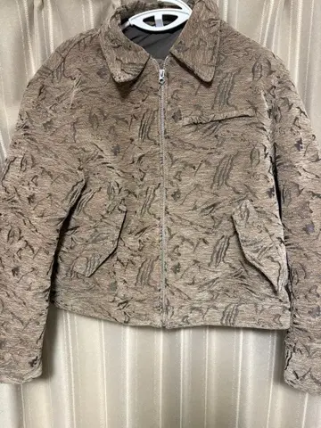 텍스처 가공 베이지 계열 아우터 ZARA