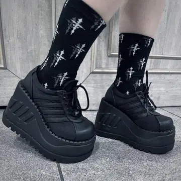 데모니아 DEMONIA 통굽 스니커즈