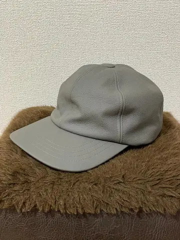 AUBERGE ST HONORE 가죽 캡 24AW