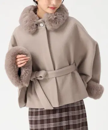 MISCH MASCH 미슈마슈 브로치 부착 판초 코트