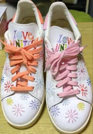 LOVE UNITES 스니커즈 US8