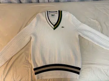 1/3까지 가격 인하 [새상품급] LACOSTE V넥 스웨터