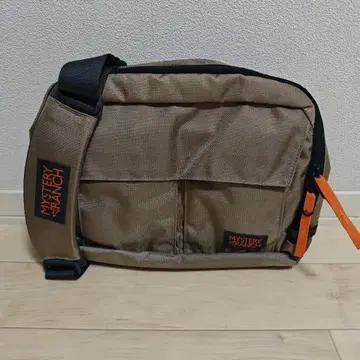 파격 미스터리 런치 디스트릭트 8