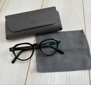 QWON 블랙 라운드형 안경 케이스 포함