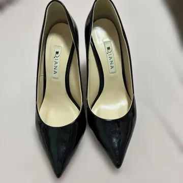 DIANA 블랙 하이힐