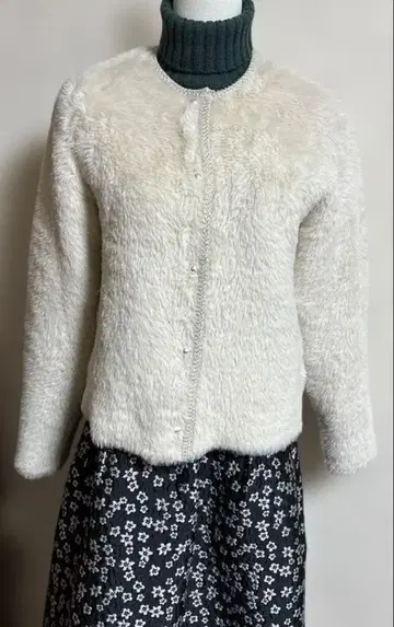 아이보리 퍼풍 노카라 자켓