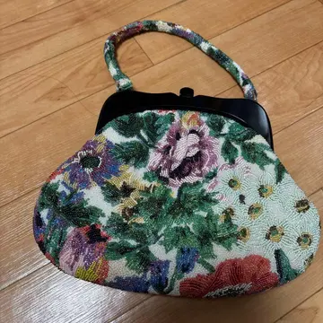 꽃무늬 비즈 자수 핸드백