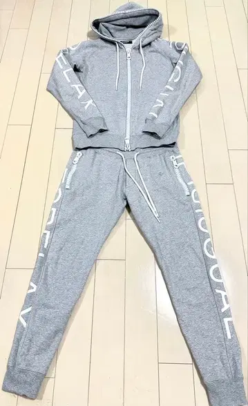 1PIU1U1UGUALE3 남성용 셋업