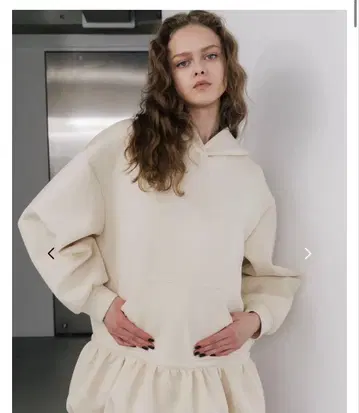 바그너 후드 드레스