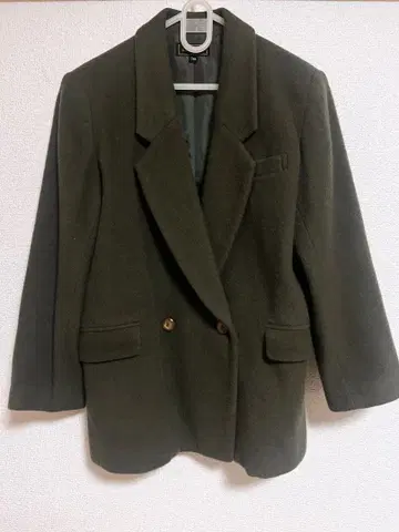 올리브 그린 더블 브레스트 자켓