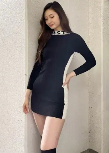 GYDA FASTE 자카드 니트 원피스 로고 하이넥