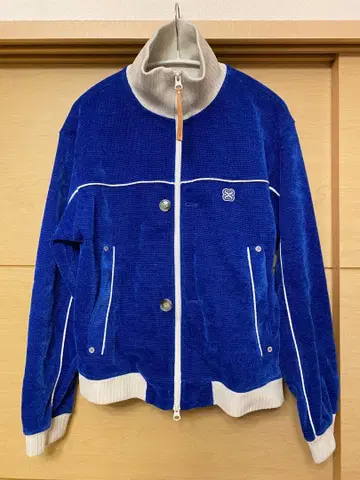 [ SATUR ] 하젠 벨벳 숏 트랙 자켓 리조트 블루