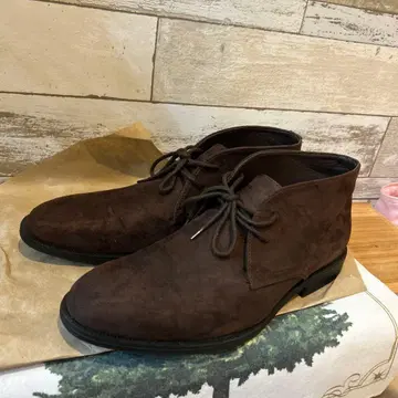 브라운 스웨이드 부츠