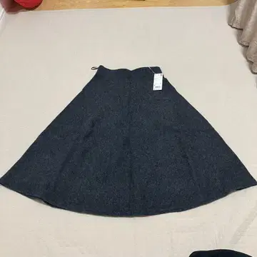 UNIQLO 유니클로 수플레얀 플레어 스커트 S 다크 그레이 울 혼방