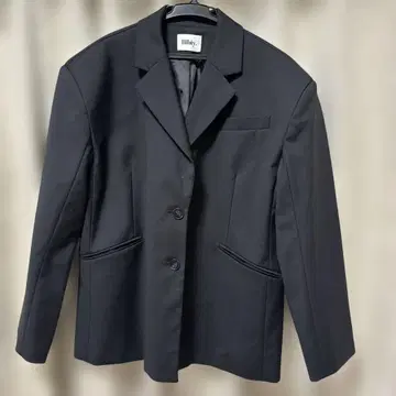 Bibiy. 블랙 테일러드 자켓