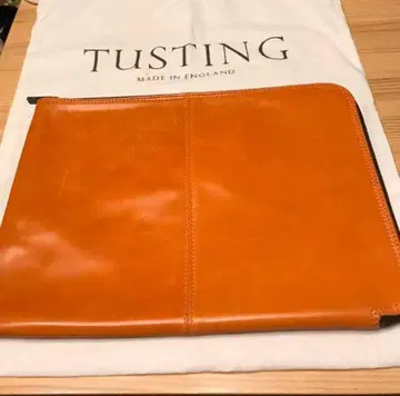 TUSTING 클러치백 A4 사이즈