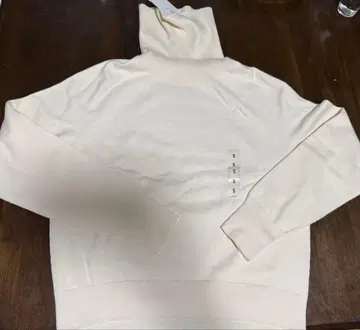 유니클로 uniqlo 3D 수플레얀 터틀넥 스웨터