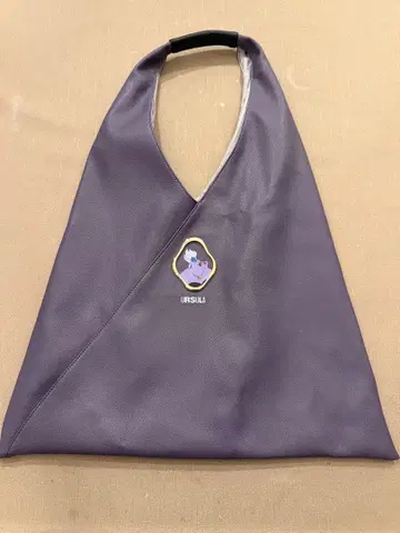 디즈니 빌런스 에리얼 메탈 프레임 트라이앵글 토트백