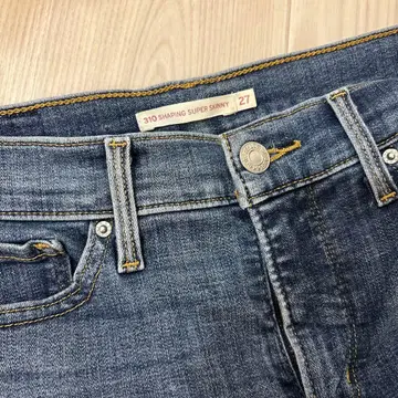 310 ShapingSuperSkinny 스키니 데님 27 리바이스