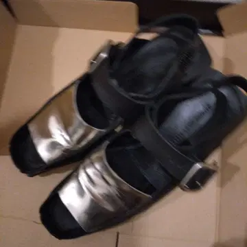 피아카세테 골드 블랙 샌들 새상품급 37