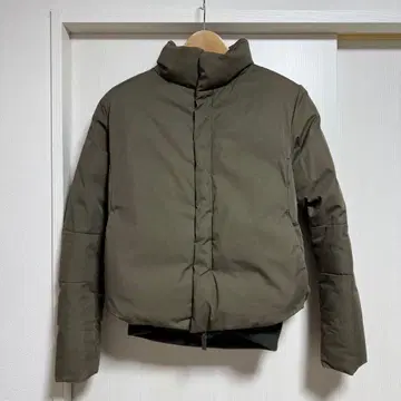 pyrenex 생장 드 뤼즈 올리브/카키 다운 자켓
