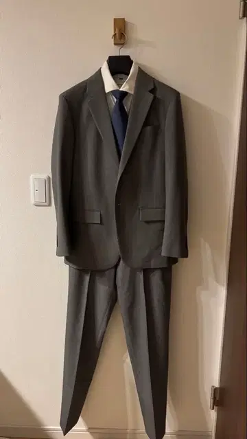 UNIQLO 감동 셋업 라이트 그레이 셔츠 코트 넥타이 2개 포함