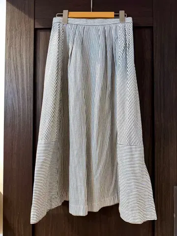 [ 새상품급 ] 매킨토시 철학 스트라이프 플레어 스커트