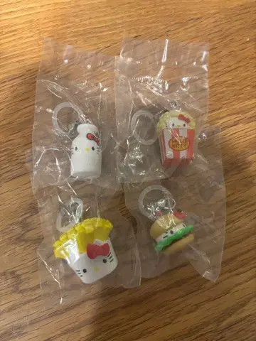 헬로키티 아메리칸 디자인 메지루시 액세서리 4개 세트