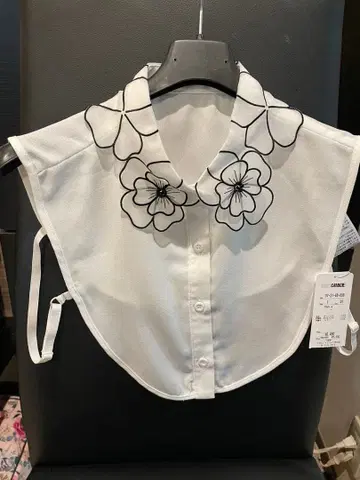 나라 까미체 택 포함 새상품 레어 꽃무늬 자수 화이트 탈부착 카라