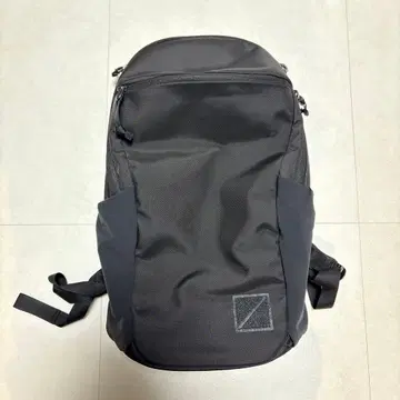 EVERGOODS 시티 하프 집 22L | 에버굿즈