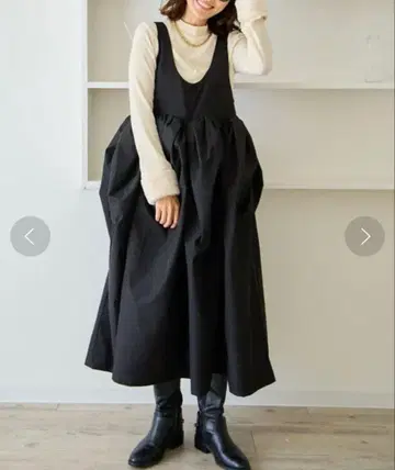 Myu 슬리브리스 블랙 원피스 미디엄 기장