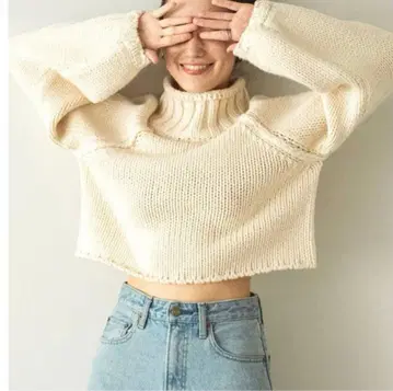 컨디션 최상 ungrid 로우 게이지 하이넥 숏 니트