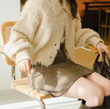 kastane 웨이브 기모 크롭 니트 아이보리