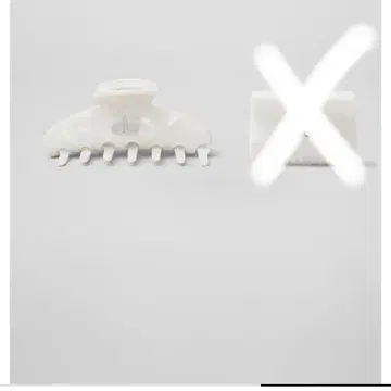 Alo Yoga 화이트 펄 헤어 클립