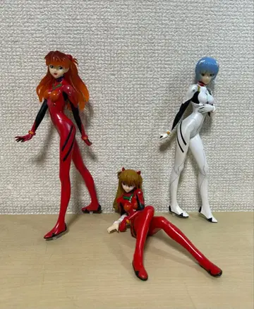 에반게리온 피규어 아야나미 레이 아스카 3체